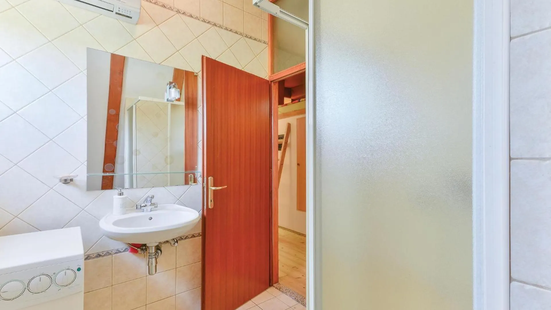 Nice Home In Gospic With Private Swimming Pool, Can Be Inside Or Outside Pridraga Kroatien