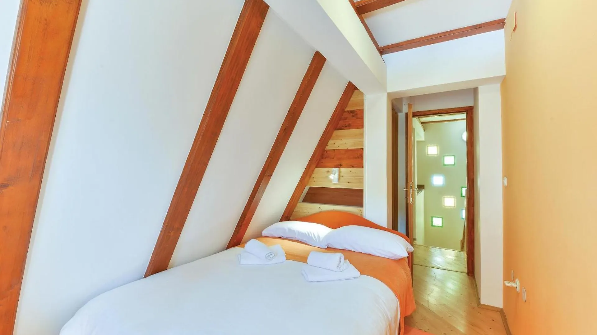 Nice Home In Gospic With Private Swimming Pool, Can Be Inside Or Outside Pridraga Ferienhaus