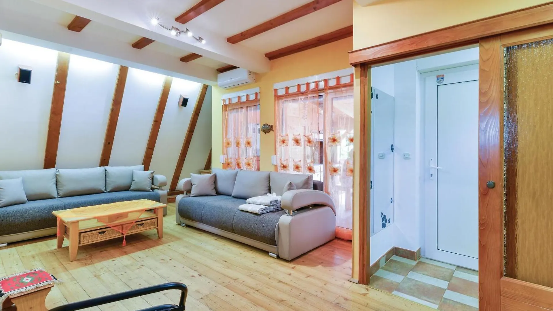 Nice Home In Gospic With Private Swimming Pool, Can Be Inside Or Outside Pridraga Ferienhaus