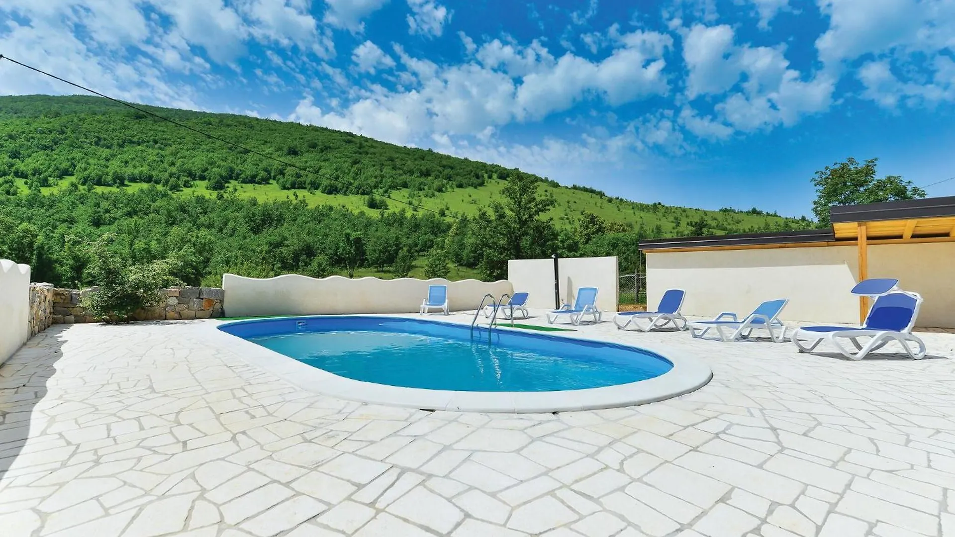 Ferienhaus Nice Home In Gospic With Private Swimming Pool, Can Be Inside Or Outside Pridraga